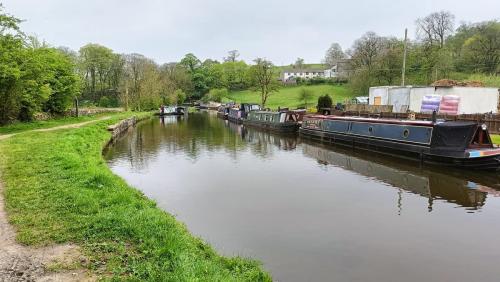 Leeds and Liverpool Canal